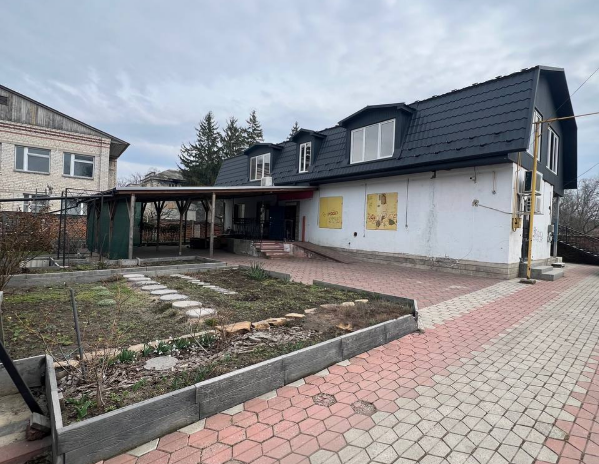 Великий функціональний будинок